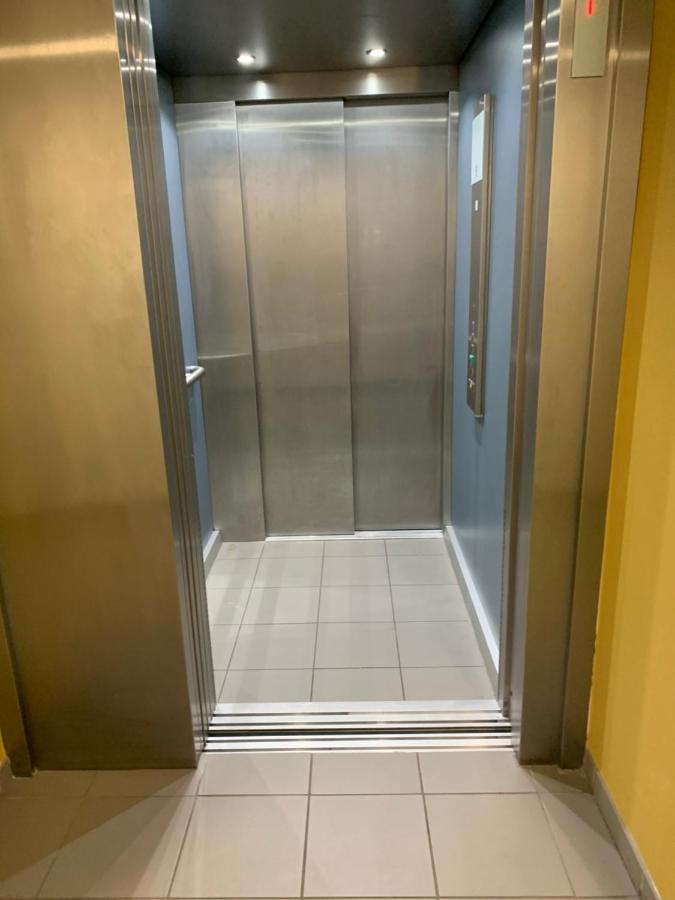Place Verte 2302 ليل المظهر الخارجي الصورة